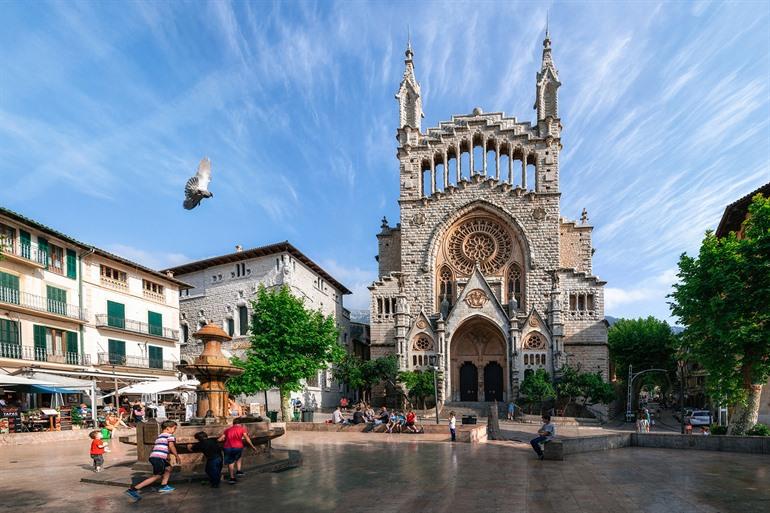 Die Kirche Sant Bartomeu in Sóller, Mallorca