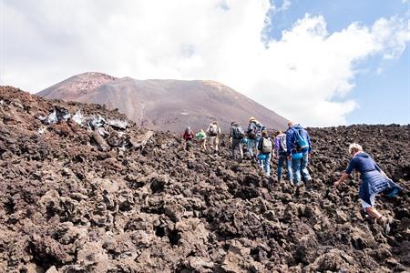 Etna Vulkan besichtigen und besteigen: Alle Infos + Tipps (und Touren)