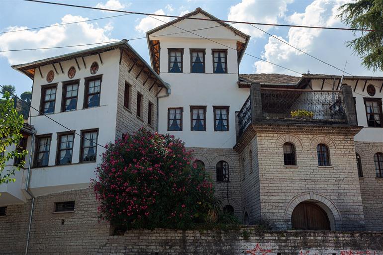 Das Ethnografische Museum von Gjirokastër besuchen