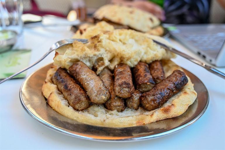 Ćevapi, gebratene Würstchen