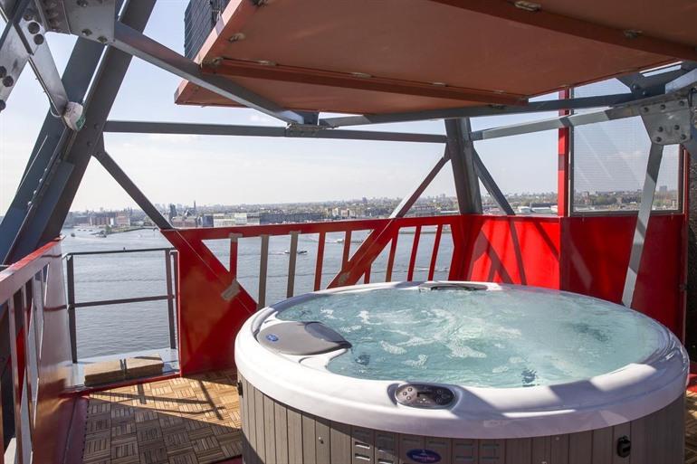 Faralda Kranenhotel (Amsterdam)