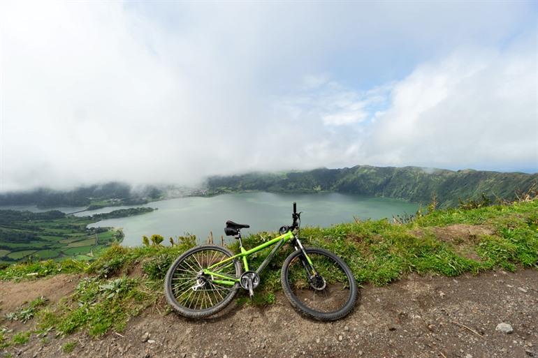 Fahrradtour oder Mountainbiken rund um die Seen von Sete Cidades