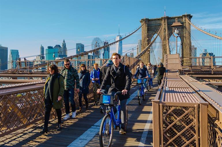 Fahrradtour über die Brooklyn Bridge, New York