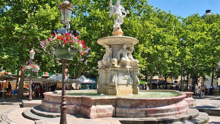 Neptun-Brunnen Bastide