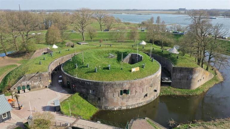 Fort Vuren buchen