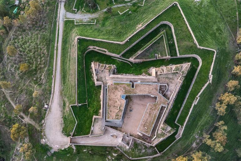 Blick auf die Festung San Cristóbal von oben