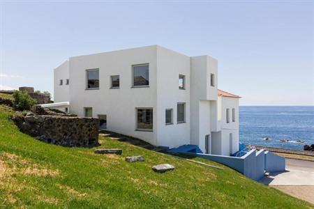 Genießen Sie einen gemütlichen Aufenthalt in Lofts Azul Pastel in Horta mit Meerblick