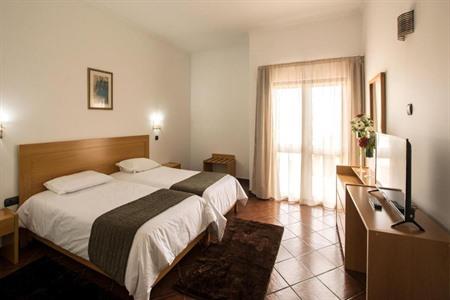 Genießen Sie Ihren Aufenthalt im Hotel Santa Maria mit zahlreichen luxuriösen Annehmlichkeiten.