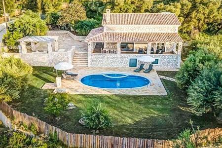Genießen Sie die luxuriöse Villa Dias am Rande von Sidari