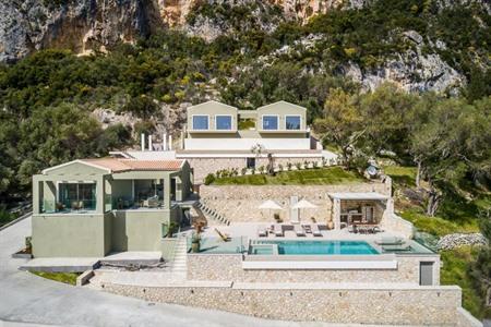 Genießen Sie Luxus und Entspannung in den Paleo Villas in Paleokastritsa