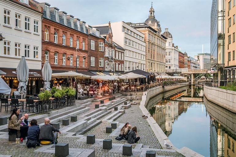Gemütliches Stimmungsbild des Stadtzentrums von Aarhus