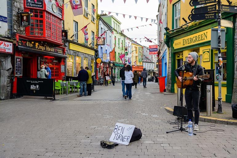Gemütliches Stadtzentrum von Galway, Irland
