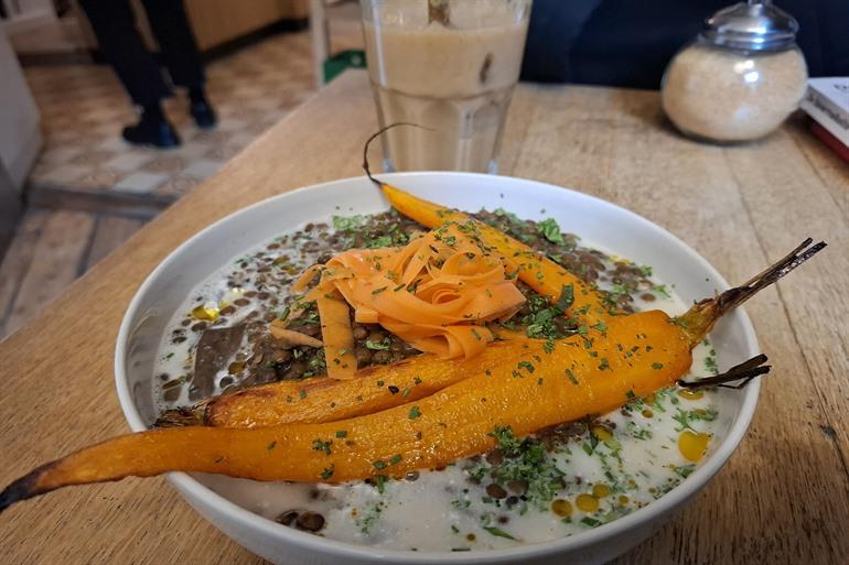 Gesunde Mahlzeiten im Caleo Café in Ixelles erhältlich