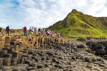 Den Giant’s Causeway in Nordirland besuchen: alle Infos, Tipps und Tickets buchen