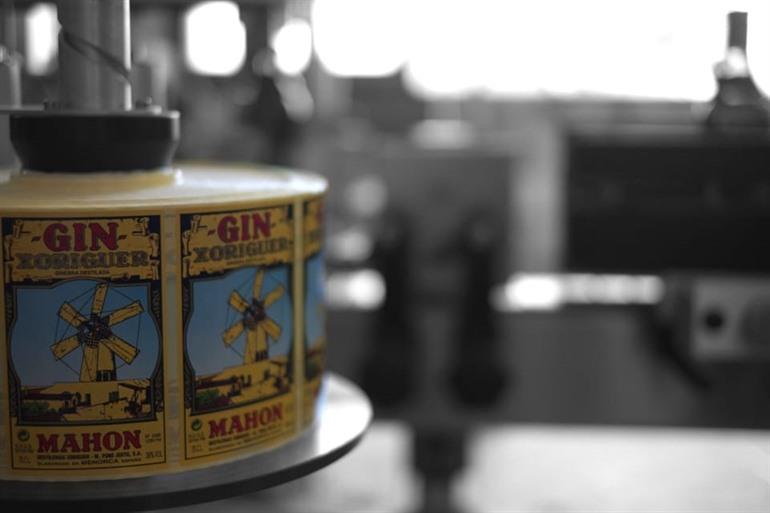 Gin-Destillerietour mit Verkostung und kleinen Snacks