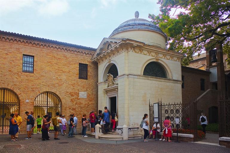 Dantes Grabstätte, Ravenna