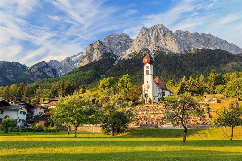 Grainau mit der Zugspitze im Hintergrund