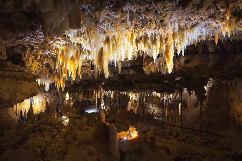 Höhle des Grand Roc