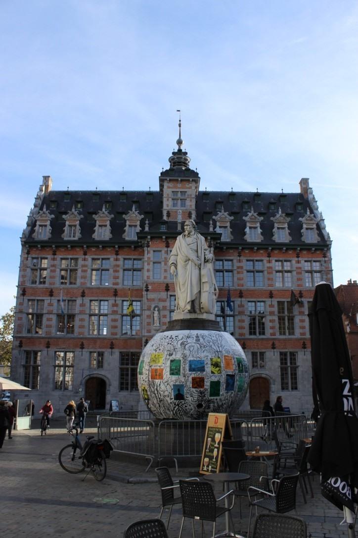 Großer Marktplatz in Halle
