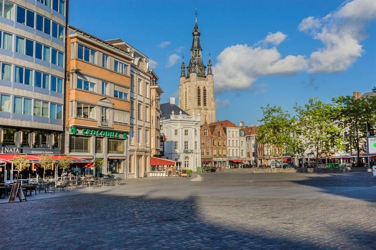 Großer Markt von Kortrijk, Westflandern