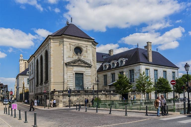Hotel-Dieu-le-Comte