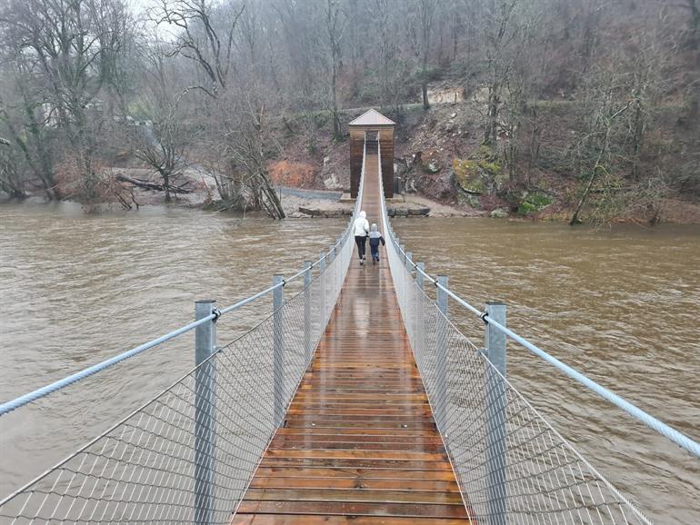 Hängebrücke: La Passerelle du Moulin de l’Epine