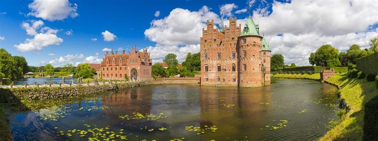 Das Schloss Egeskov auf der Insel Fünen