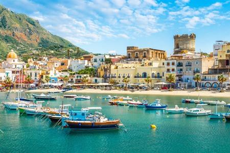 Die Insel Ischia besuchen? 10 Sehenswürdigkeiten und die besten Übernachtungsmöglichkeiten