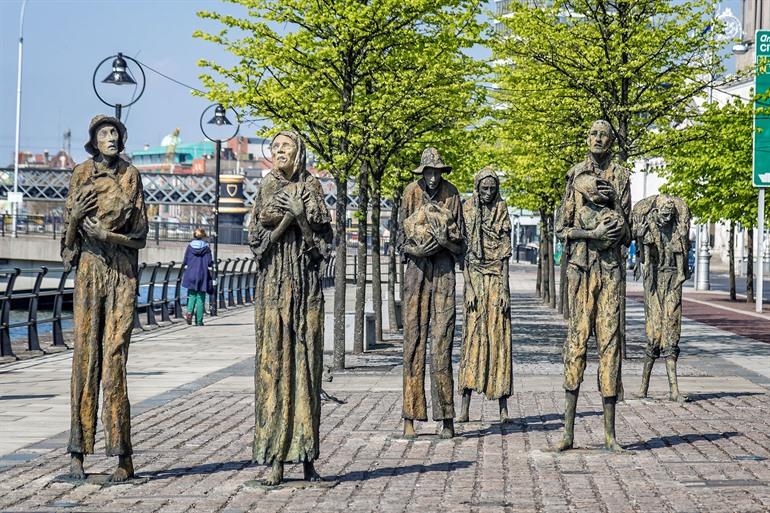 Das Hungersnot-Denkmal in den Docklands, Dublin