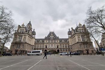 Das Rathaus von Sint-Gillis