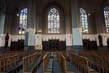 Das Innere der Sint-Bonifatius-Kirche in Ixelles