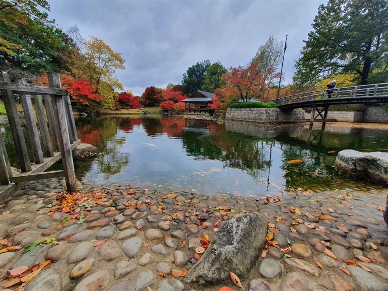 Der Kiesstrand im Japanischen Garten