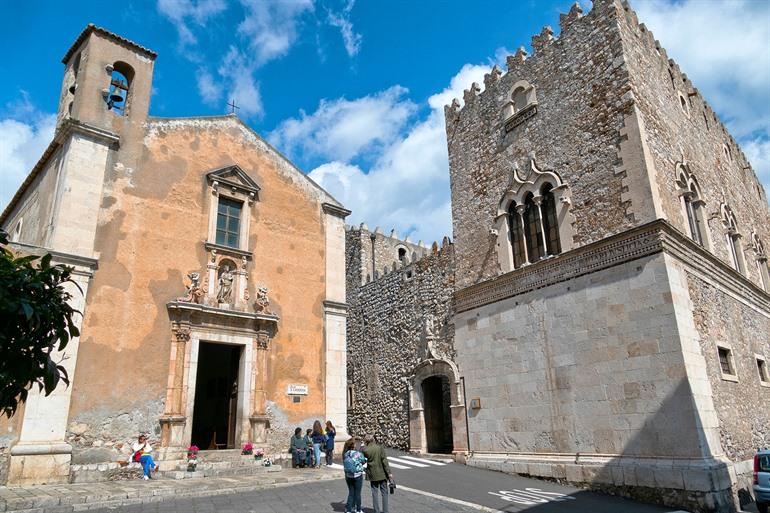 Das maurische Palazzo Corvaja in Taormina