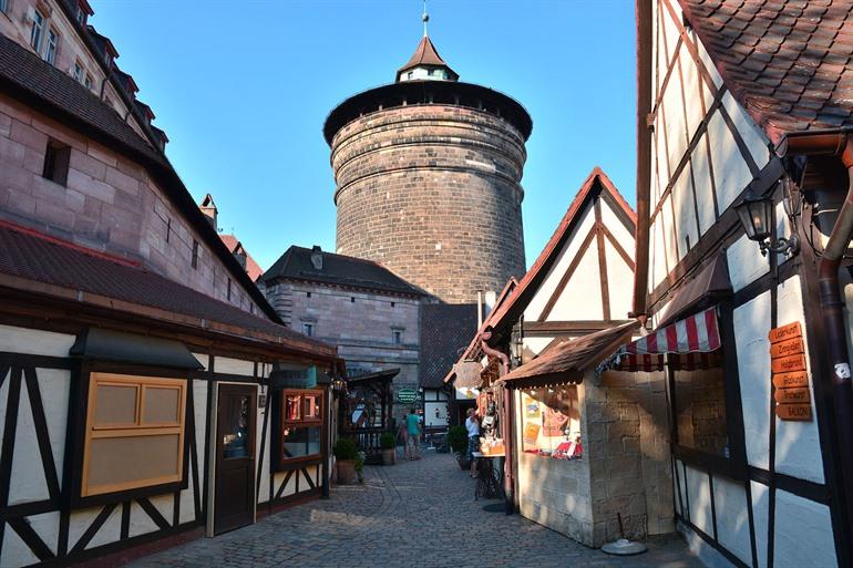 Den malerischen Handwerkerhof Nürnberg besuchen