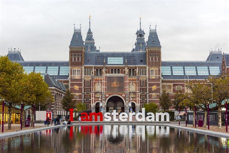 Das Rijksmuseum in Amsterdam