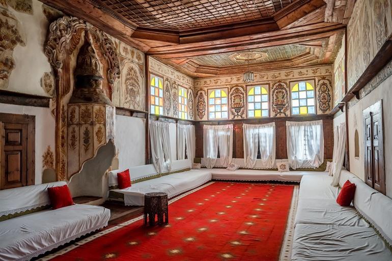 Das Skënduli-Haus in Gjirokastër besichtigen