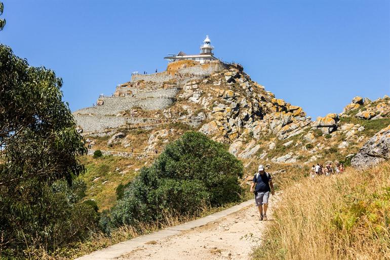 Wanderung zum Leuchtturm auf den Cíes-Inseln, Galicien