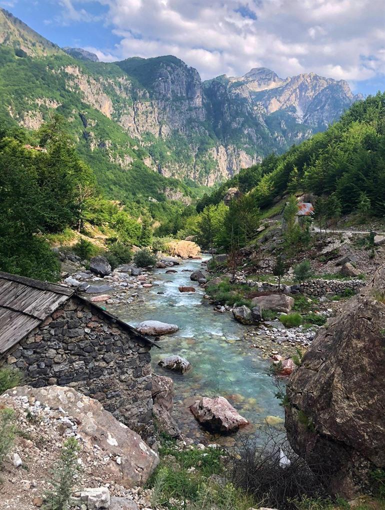 Wanderung von Theth nach Valbona durch die albanischen Alpen