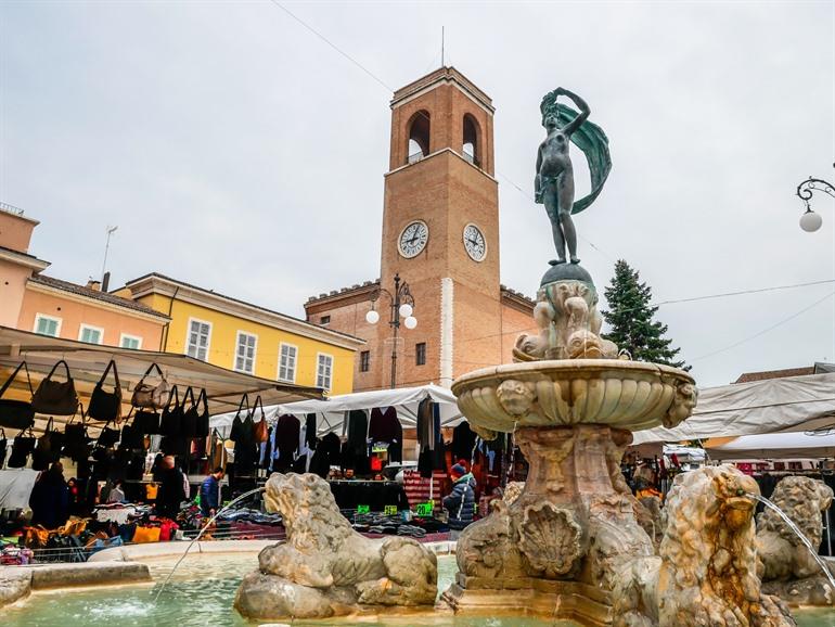 Historische Stadt Fano, Marken, Italien