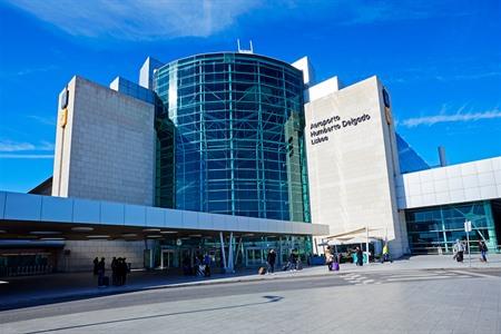 Wie kommt man vom Flughafen Lissabon ins Stadtzentrum? Alle Infos, Tipps und Tickets