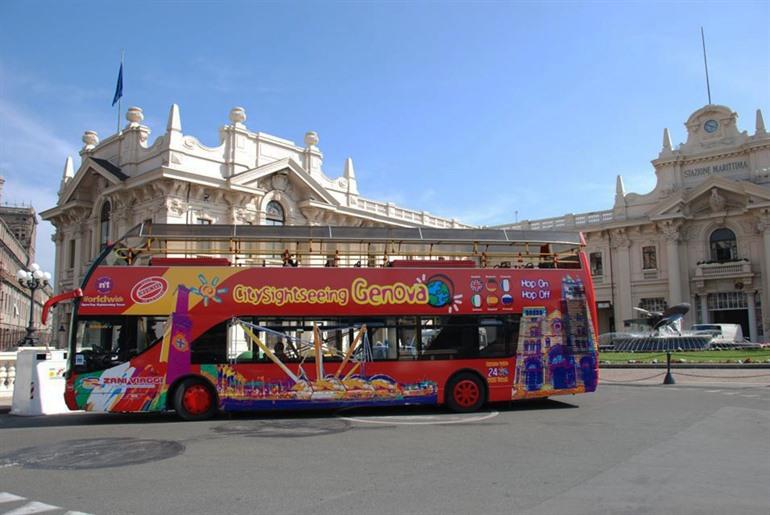 Hop-on, Hop-off-Tour in Genua
