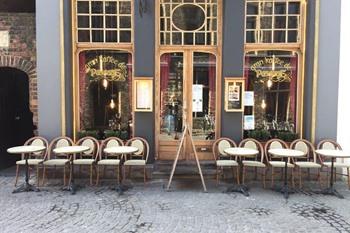 Hostel und Gran Kaffee De Passage