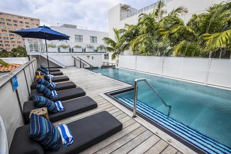 Hostel Posh South Beach