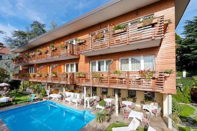 Hotel Aster buchen