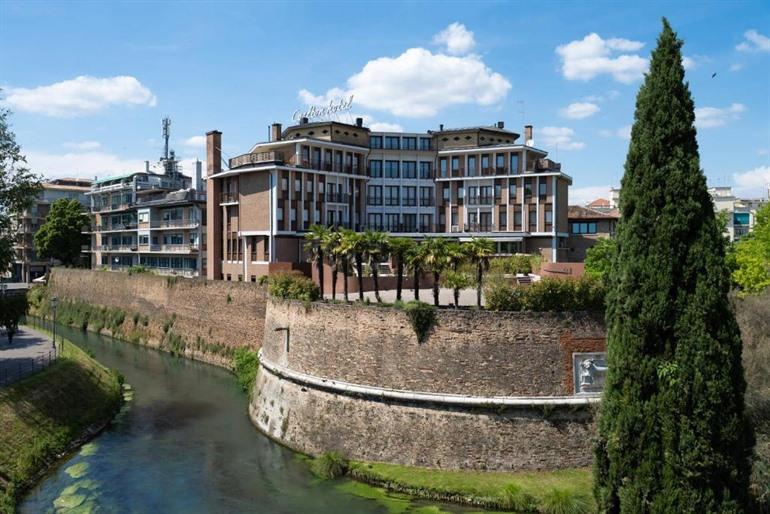 Hotel Carlton an den alten Stadtmauern von Treviso