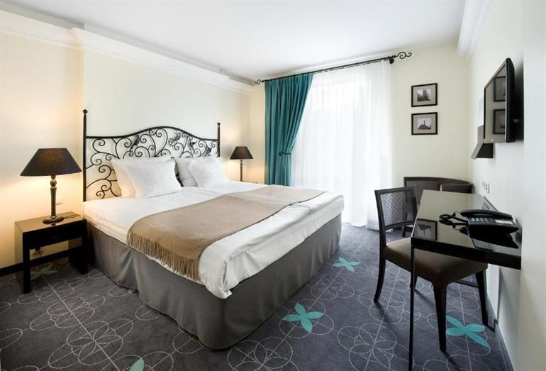 Hotel L'Ermitage buchen
