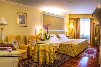 Hotel La Bussola buchen