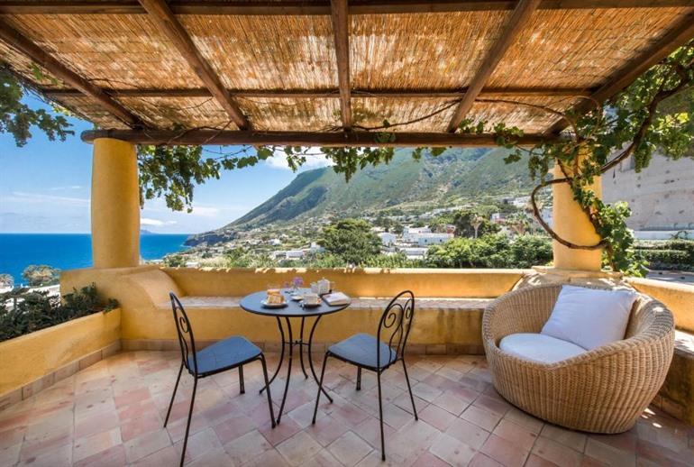 Hotel Ravesi buchen