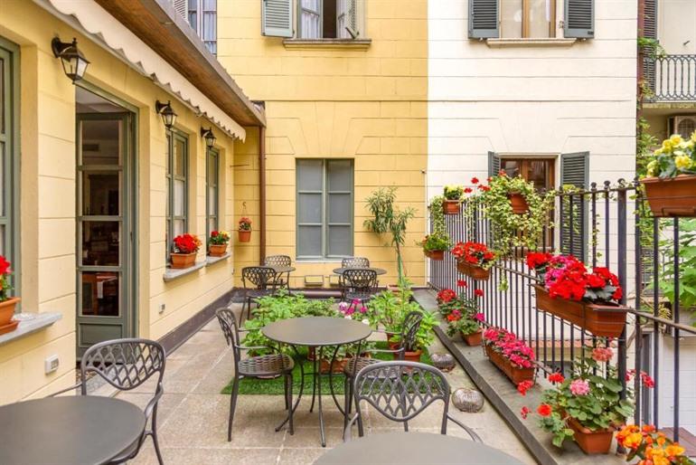 Hotel Roma und Rocca Cavour buchen