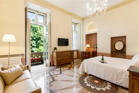 Hotel Roma und Rocca Cavour buchen